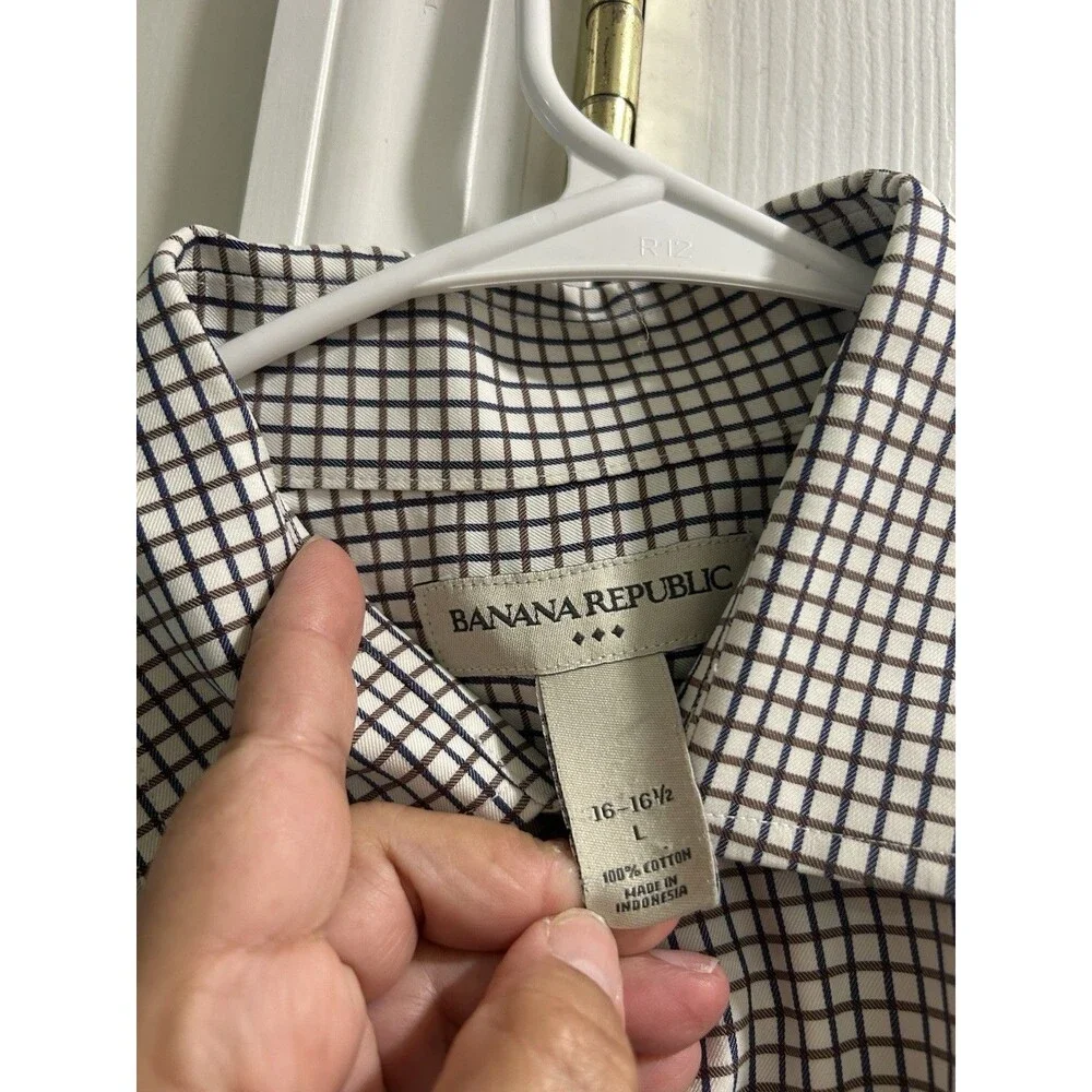 Banana Republic Men’s Large 16-16.5 Cream And Black Check Dress Shirt